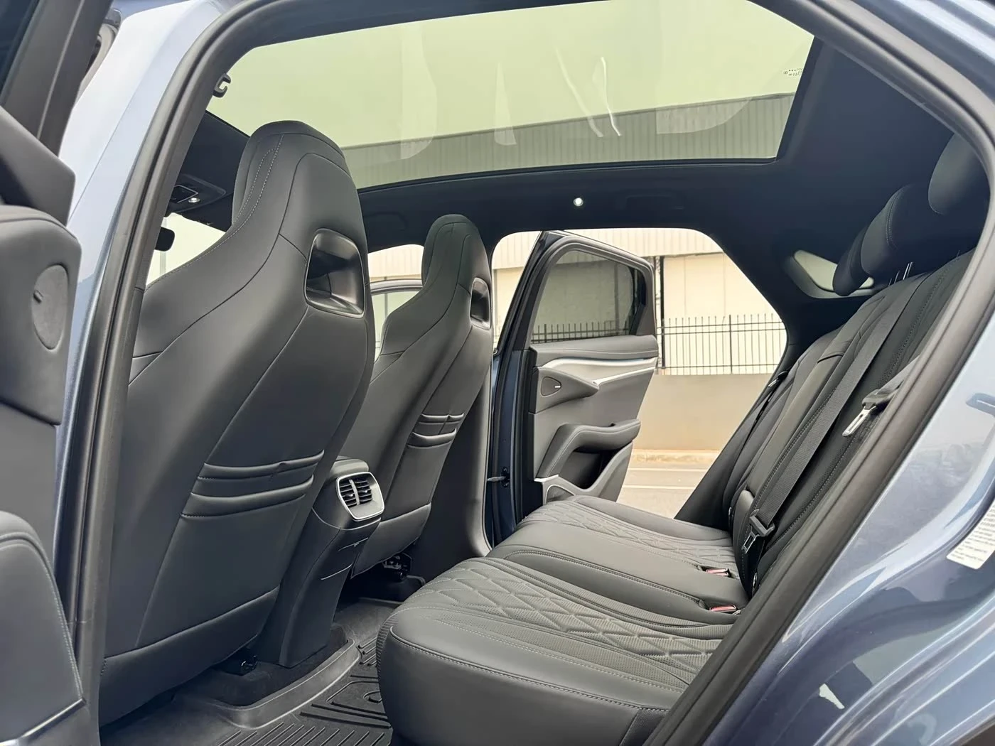 BYD Sealion 7 Long Range 610 km autogeorge.com, снимка 9 - Автомобили и джипове - 54426906