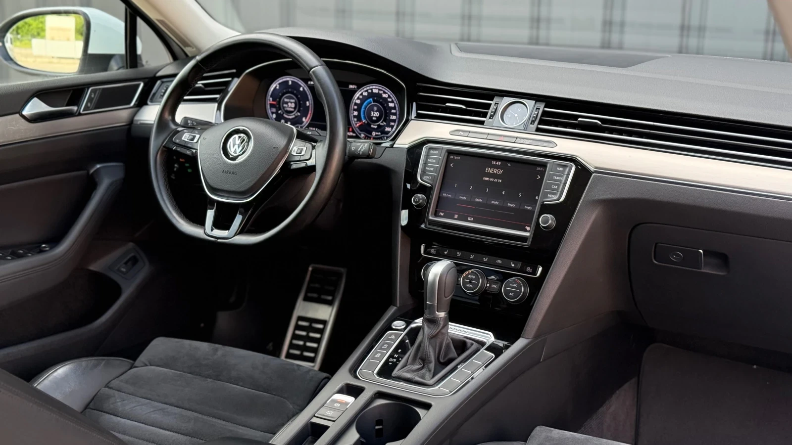 VW Passat HIGHLINE 4-MOTION DIGITAL DSG, снимка 8 - Автомобили и джипове - 54574492