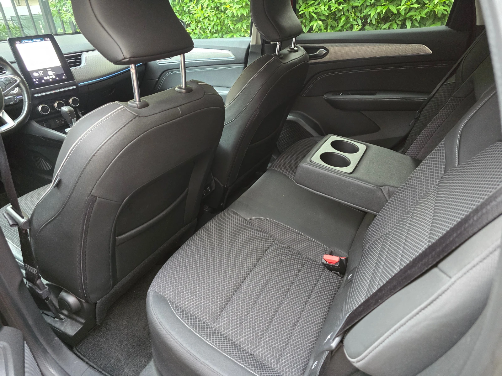 Renault Arkana, снимка 10 - Автомобили и джипове - 54732543