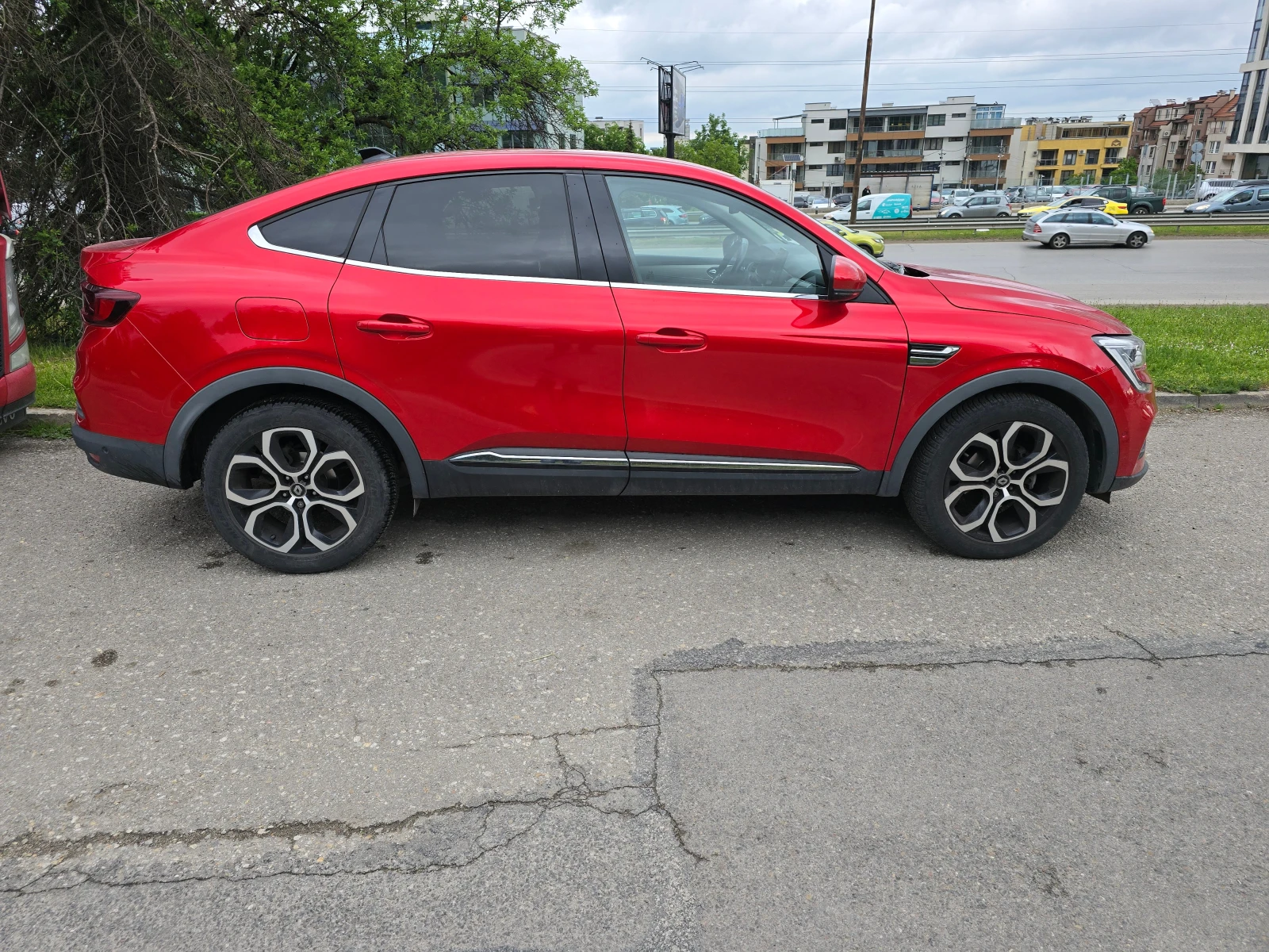Renault Arkana, снимка 4 - Автомобили и джипове - 54732543