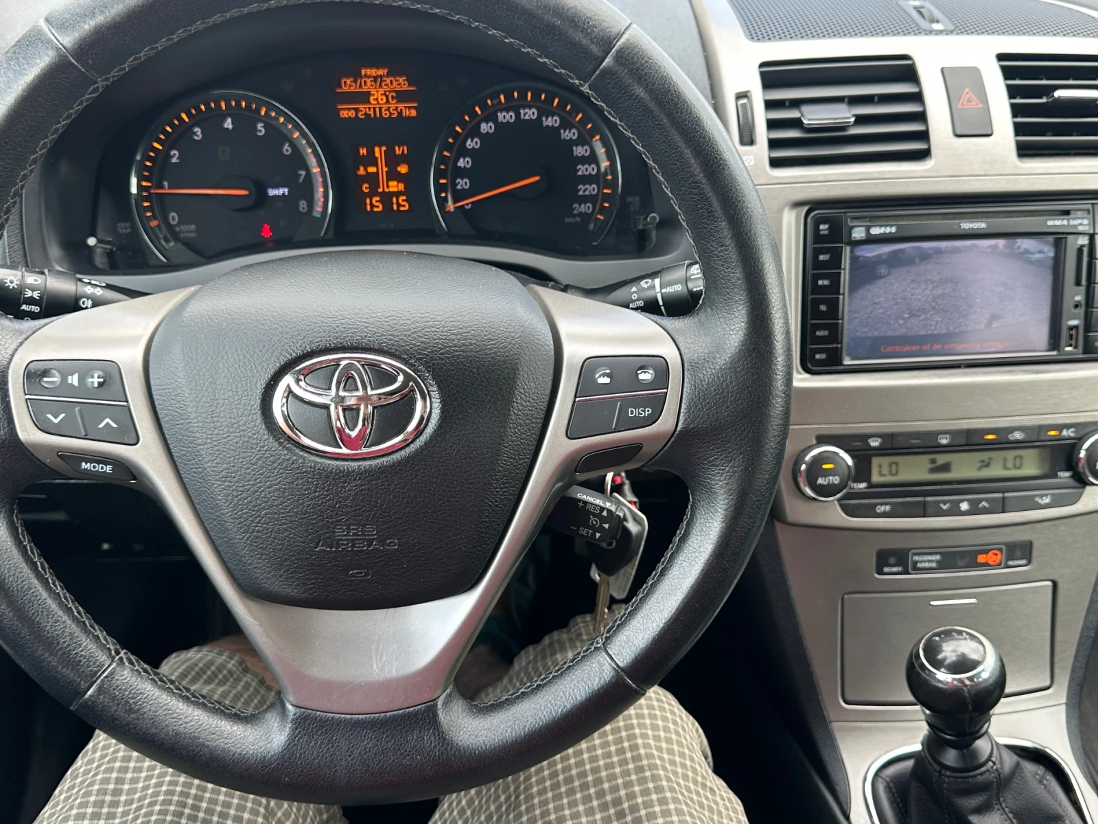 Toyota Avensis 1.8-VVTI-EURO5-FULL-SERVICE-1Г-Гаранция!, снимка 12 - Автомобили и джипове - 54793823