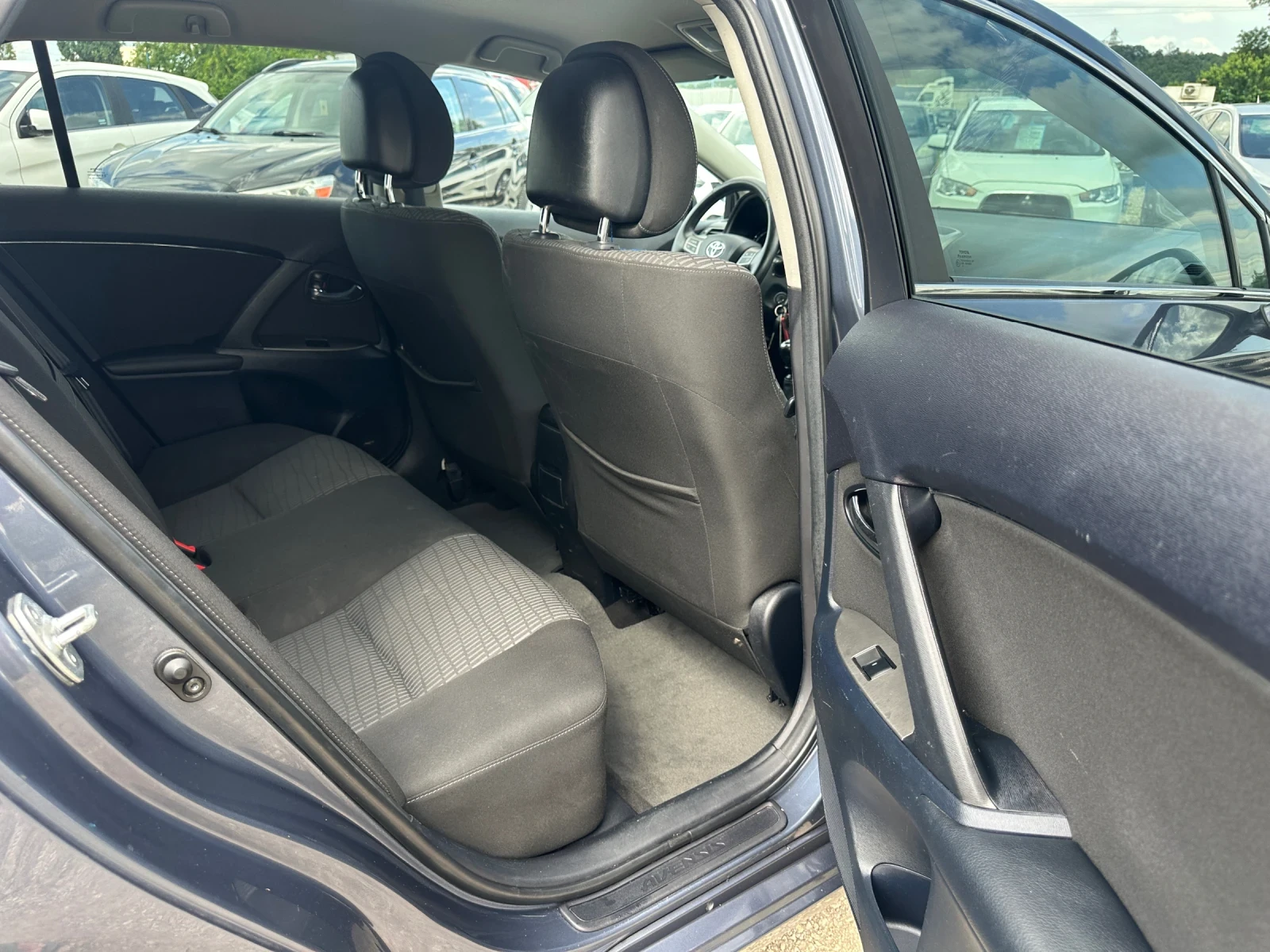Toyota Avensis 1.8-VVTI-EURO5-FULL-SERVICE-1Г-Гаранция!, снимка 14 - Автомобили и джипове - 54793823