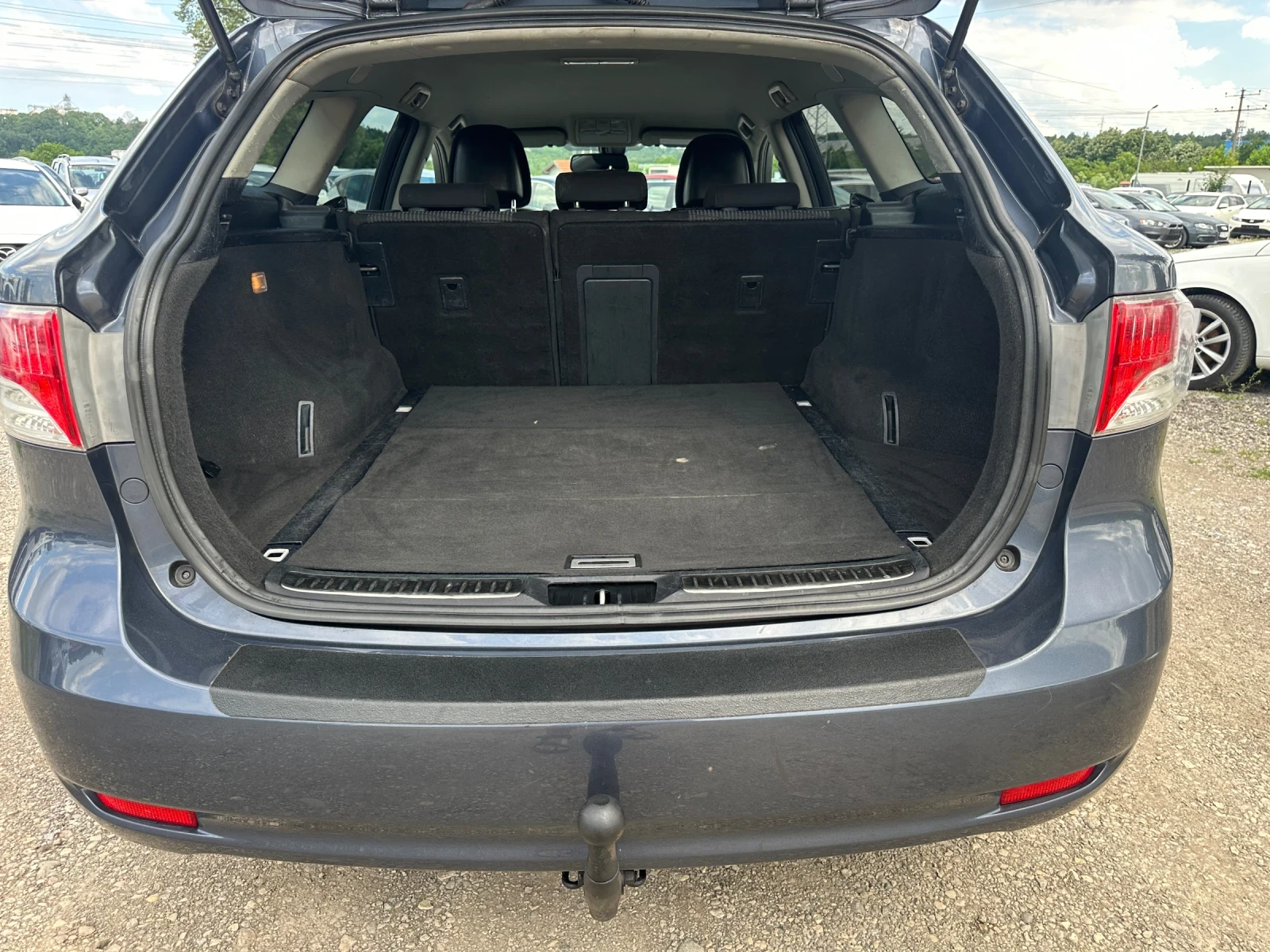 Toyota Avensis 1.8-VVTI-EURO5-FULL-SERVICE-1Г-Гаранция!, снимка 13 - Автомобили и джипове - 54793823
