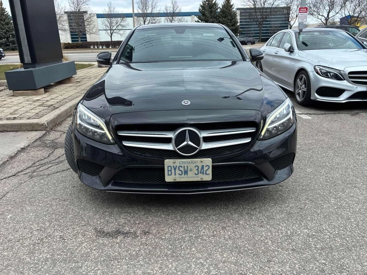 Mercedes-Benz C 300 * ГЛАВНО ПРЕДСТАВИТЕЛСТВО НА MERCEDES-BENZ, снимка 2 - Автомобили и джипове - 54975353