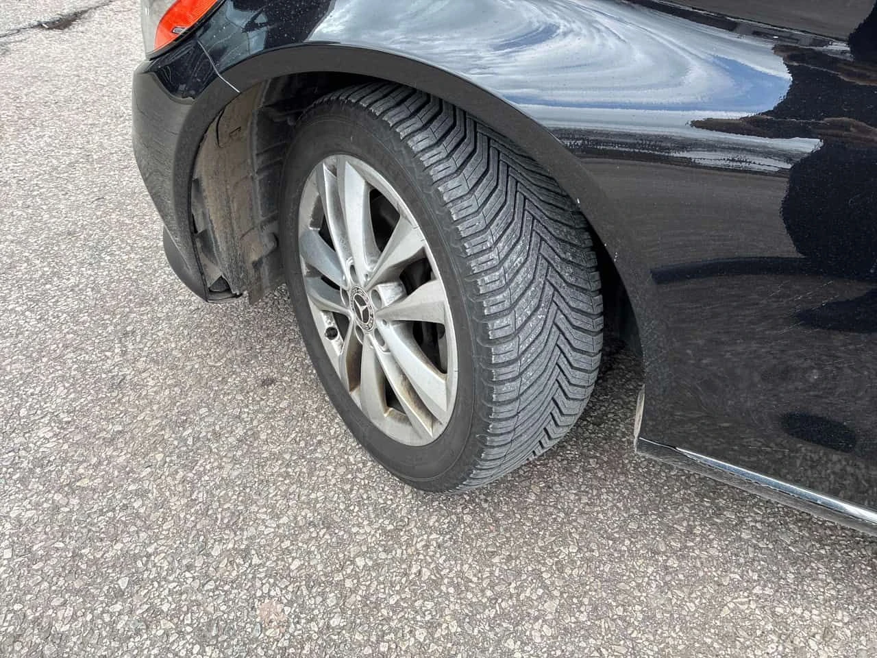 Mercedes-Benz C 300 * ГЛАВНО ПРЕДСТАВИТЕЛСТВО НА MERCEDES-BENZ, снимка 6 - Автомобили и джипове - 54975353