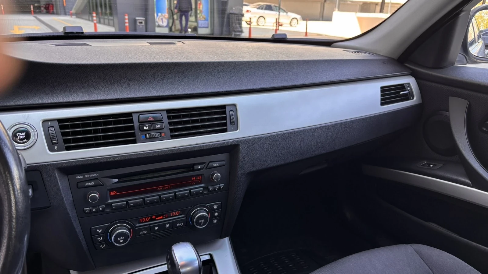 BMW 318 d, снимка 3 - Автомобили и джипове - 55093234