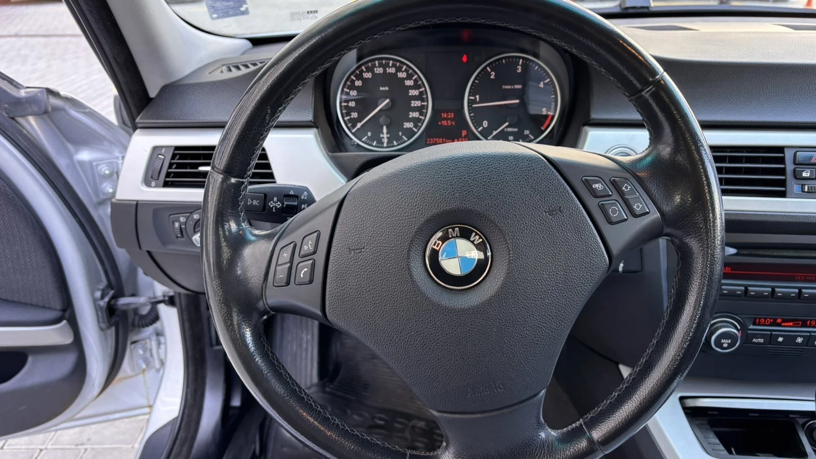 BMW 318 d, снимка 5 - Автомобили и джипове - 55093234