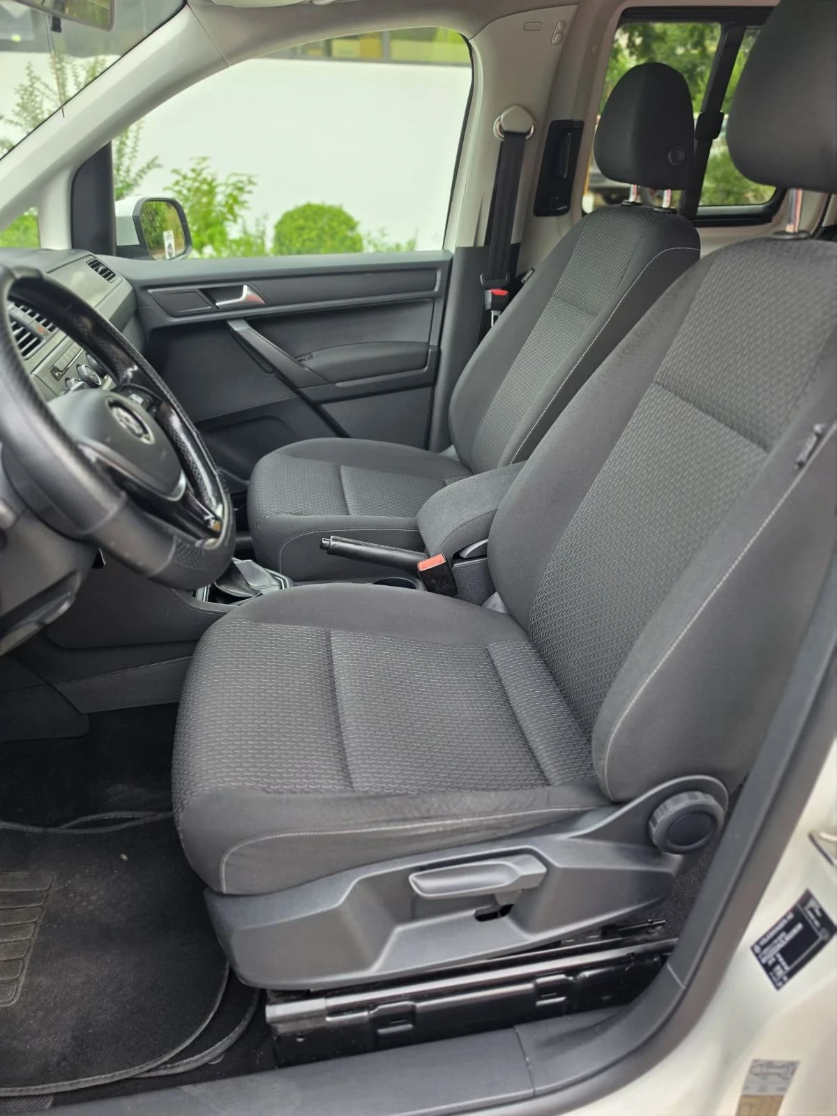 VW Caddy Maxi 1.4 Метан/Бензин, снимка 7 - Автомобили и джипове - 55221978