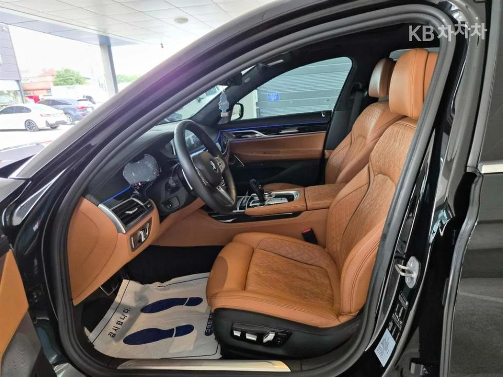 BMW 740 M SPORT+ HEAD UP/360CAM!PANORAMA/FULL, снимка 5 - Автомобили и джипове - 55481513