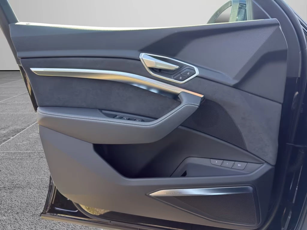 Audi 90 50/E-TRON/SPORTBACK/340HP/S-LINE/PANO/360/706z, снимка 16 - Автомобили и джипове - 55523249
