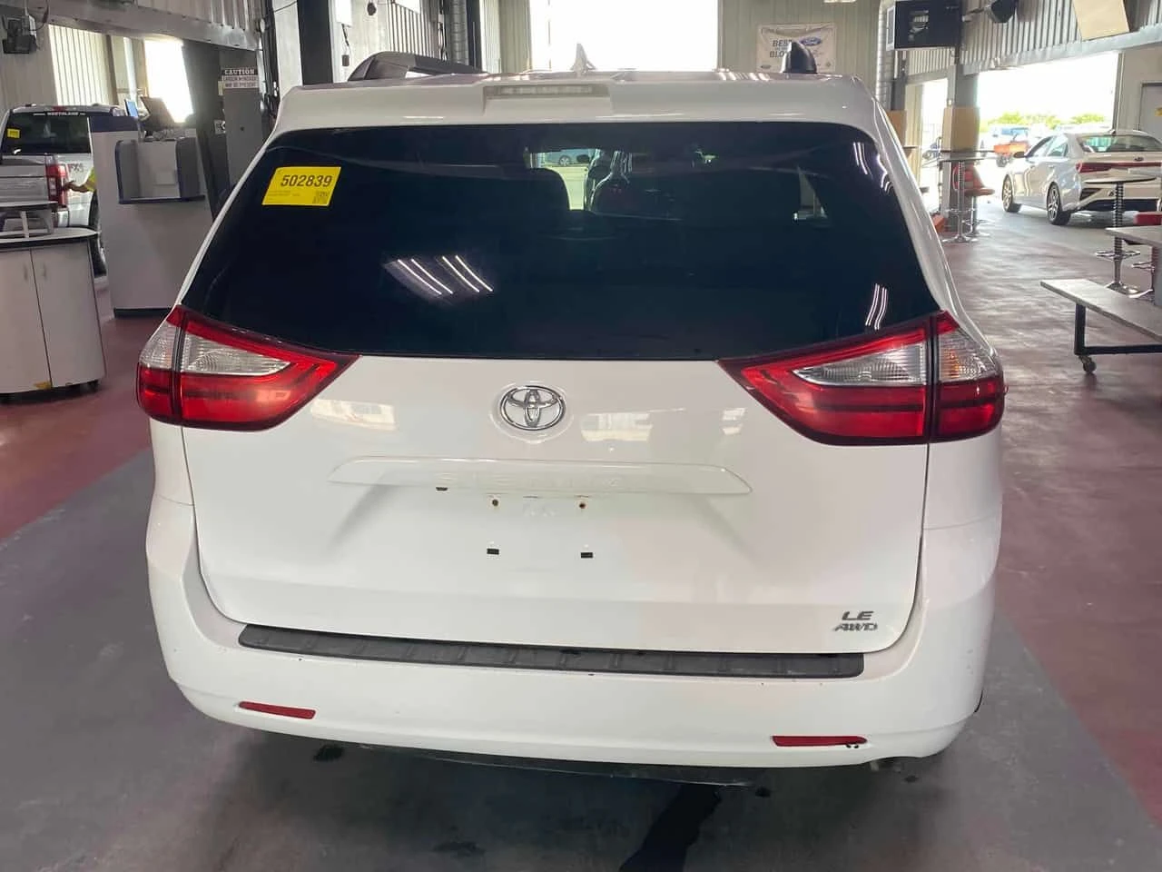 Toyota Sienna * LE 7 Passenger AWD* АВТОКРЕДИТ БЕЗ ПЪРВОНАЧАЛНА*, снимка 4 - Автомобили и джипове - 55538620