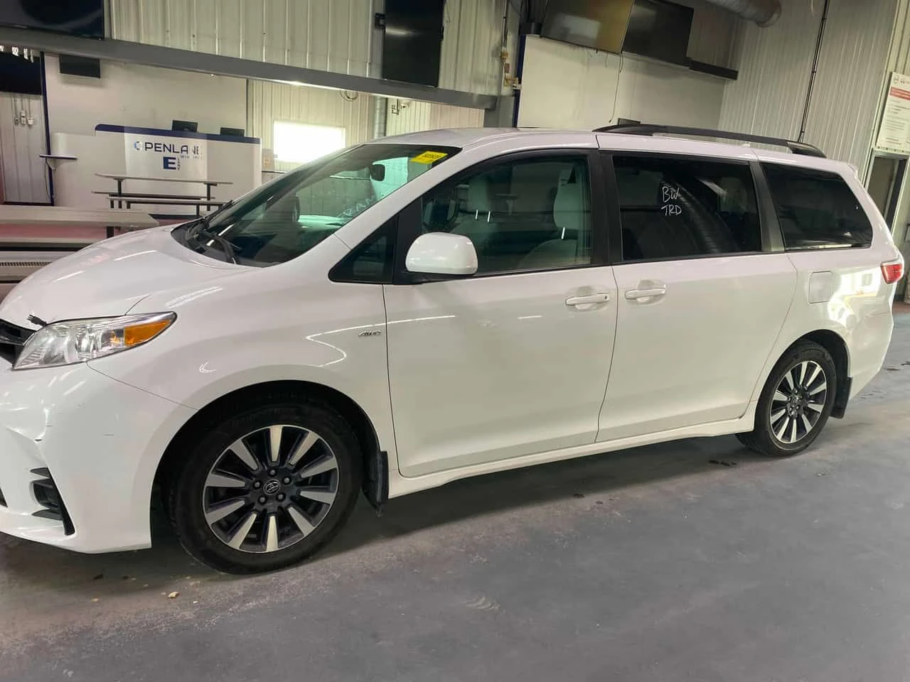 Toyota Sienna * LE 7 Passenger AWD* АВТОКРЕДИТ БЕЗ ПЪРВОНАЧАЛНА*, снимка 2 - Автомобили и джипове - 55538620