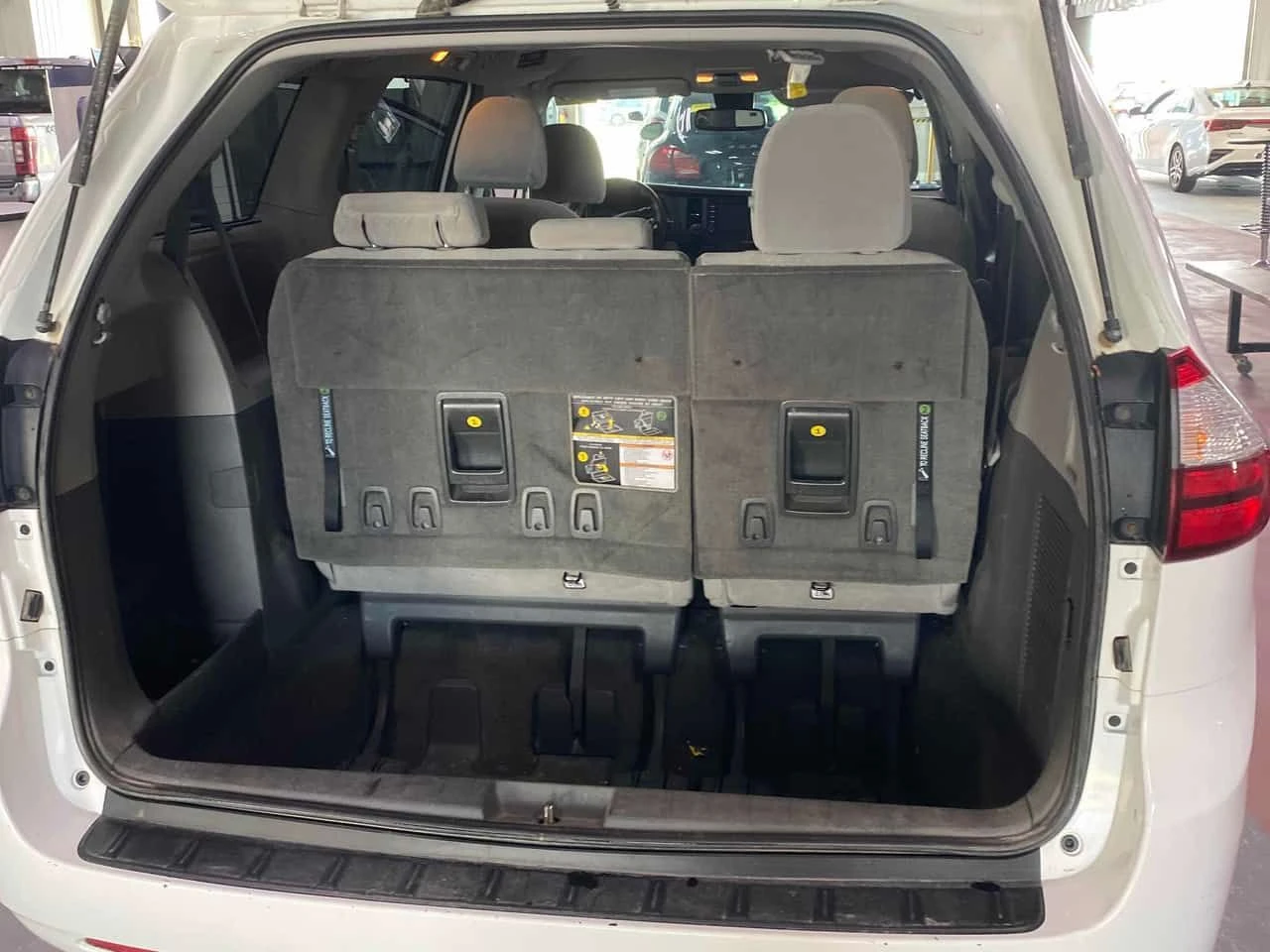 Toyota Sienna * LE 7 Passenger AWD* АВТОКРЕДИТ БЕЗ ПЪРВОНАЧАЛНА*, снимка 14 - Автомобили и джипове - 55538620