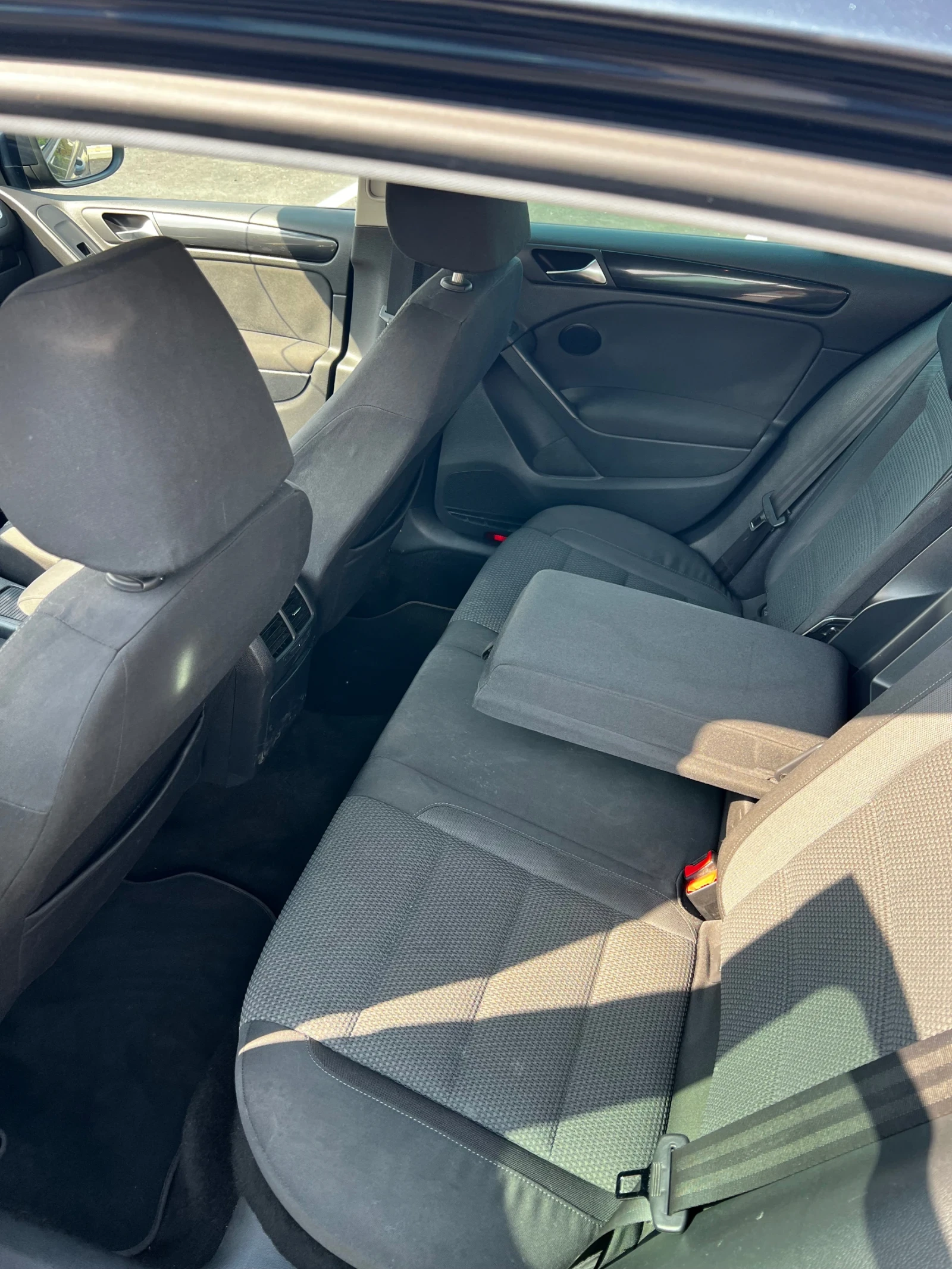 VW Golf 2.0TDI, снимка 11 - Автомобили и джипове - 56042007