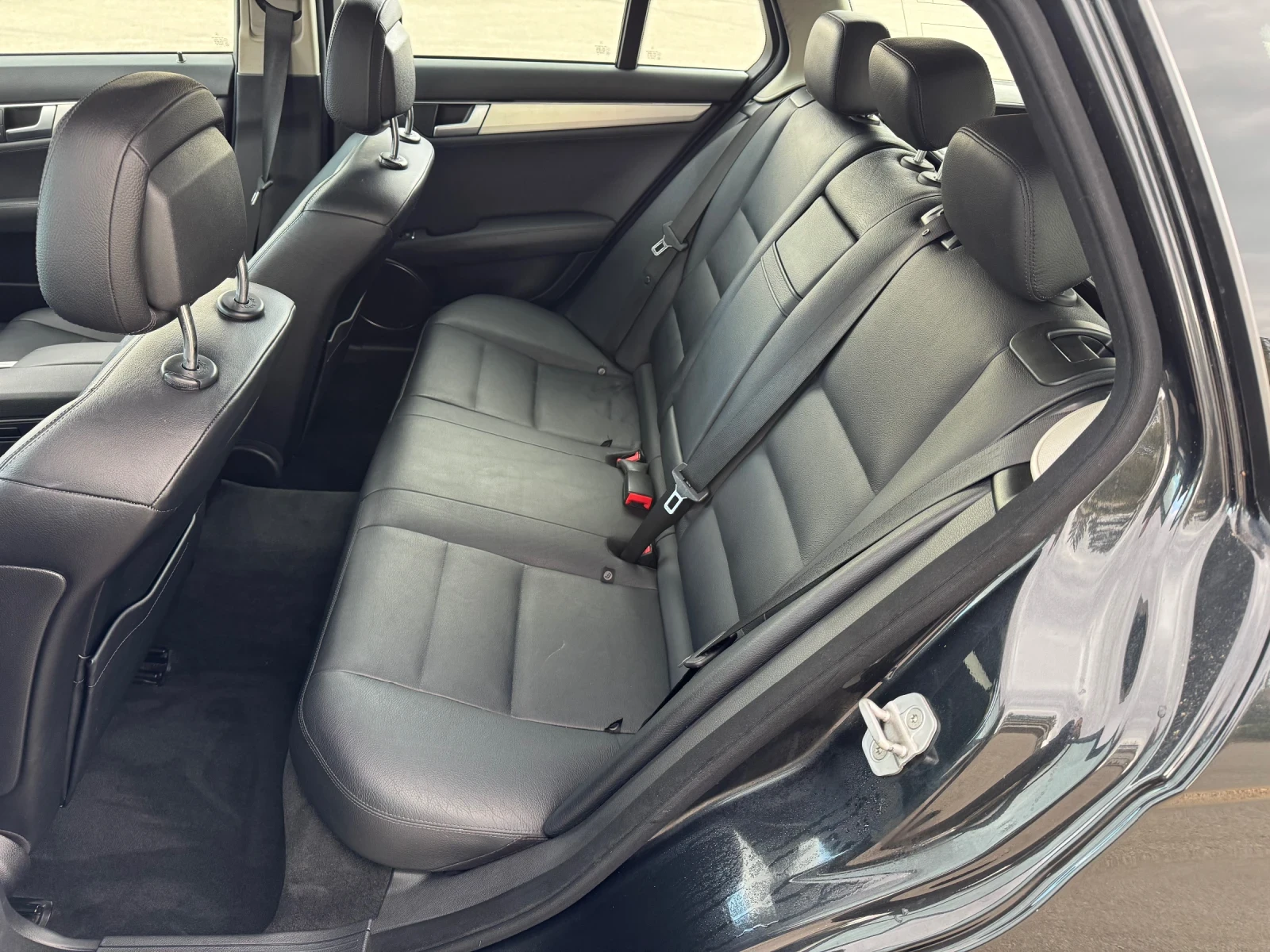 Mercedes-Benz C 180 2.2Cdi, снимка 11 - Автомобили и джипове - 56248934