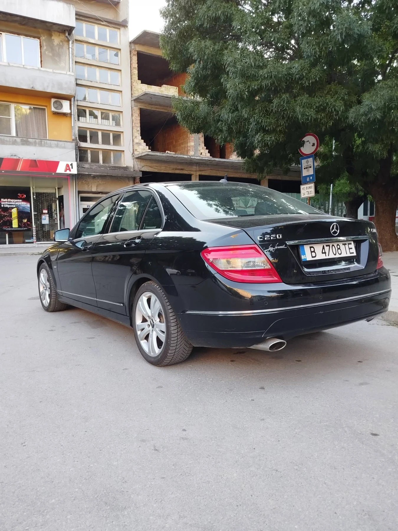 Mercedes-Benz C 220 Avantgarde , снимка 2 - Автомобили и джипове - 56480058