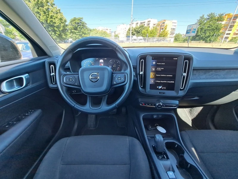 Volvo XC40, снимка 9 - Автомобили и джипове - 41525886