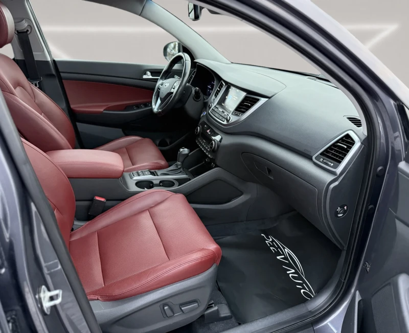 Hyundai Tucson, снимка 11 - Автомобили и джипове - 52031910