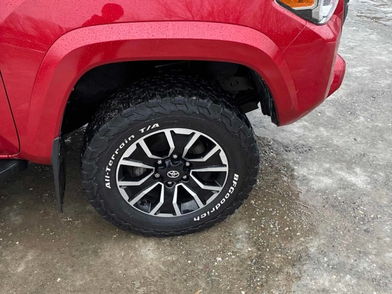 Toyota Tacoma * 4x4 Double Cab Auto * CARFAX * БЕЗ ПЪРВОНАЧАЛНА , снимка 13 - Автомобили и джипове - 52990851