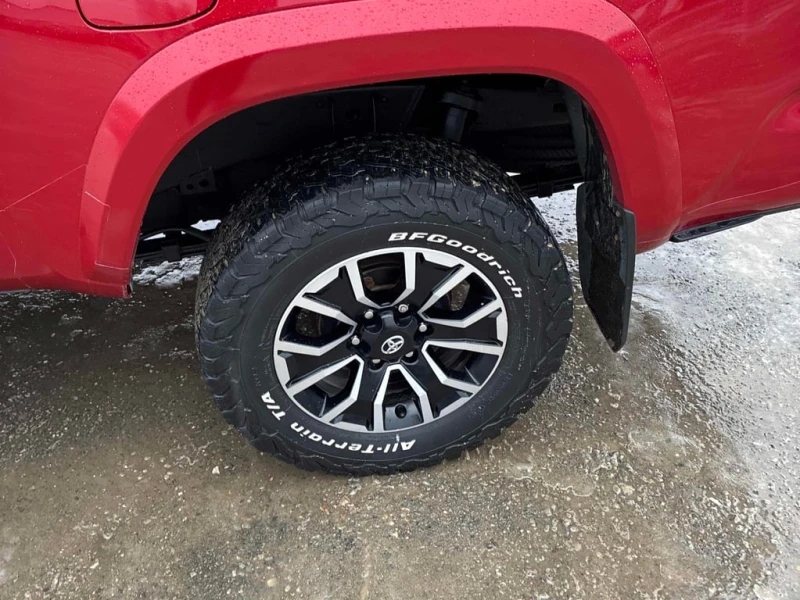 Toyota Tacoma * 4x4 Double Cab Auto * CARFAX * БЕЗ ПЪРВОНАЧАЛНА , снимка 11 - Автомобили и джипове - 52990851
