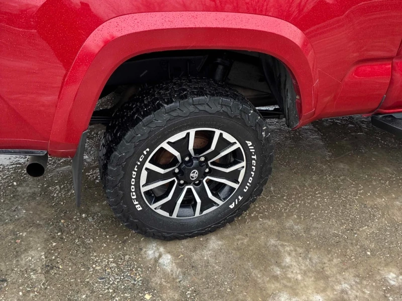 Toyota Tacoma * 4x4 Double Cab Auto * CARFAX * БЕЗ ПЪРВОНАЧАЛНА , снимка 12 - Автомобили и джипове - 52990851