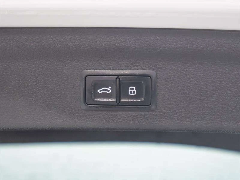 Audi Q3 * S Line quattro Premium Plus * ФИКСИРАНА ЦЕНА, снимка 15 - Автомобили и джипове - 53452728