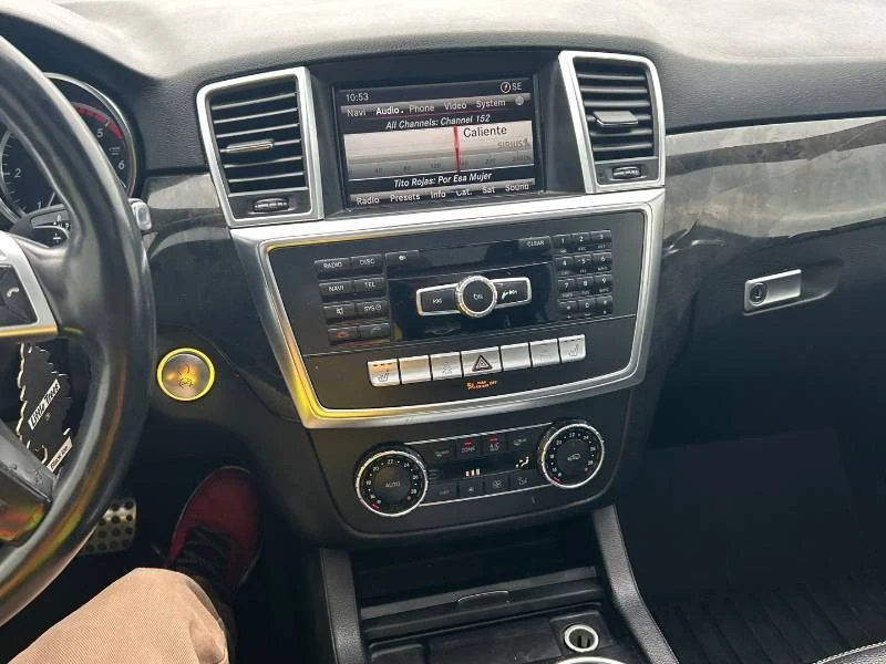 Mercedes-Benz ML 350 * BlueTec * 2 КЛЮЧА * PANO * ОПЦИЯ ЗА ФИНАНСИРАНЕ, снимка 10 - Автомобили и джипове - 55047164