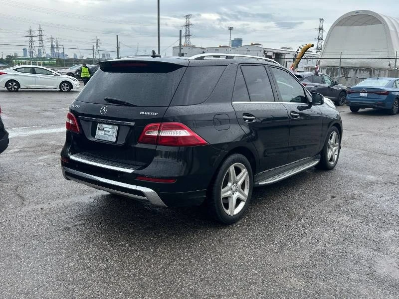 Mercedes-Benz ML 350 * BlueTec * 2 КЛЮЧА * PANO * ОПЦИЯ ЗА ФИНАНСИРАНЕ, снимка 5 - Автомобили и джипове - 55047164