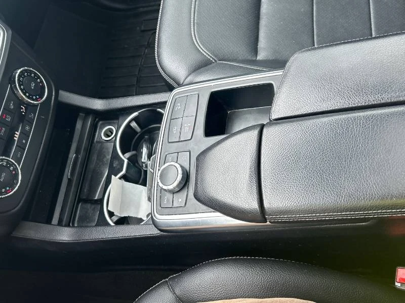 Mercedes-Benz ML 350 * BlueTec * 2 КЛЮЧА * PANO * ОПЦИЯ ЗА ФИНАНСИРАНЕ, снимка 14 - Автомобили и джипове - 55047164