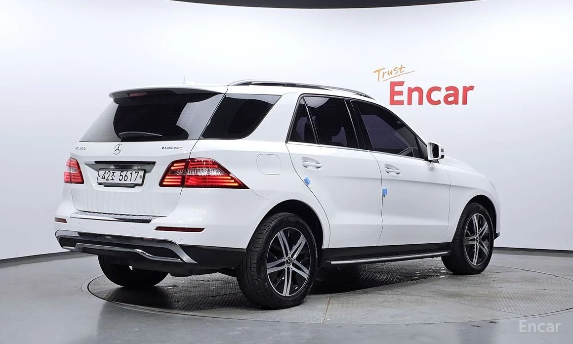 Mercedes-Benz ML 350  - изображение 2