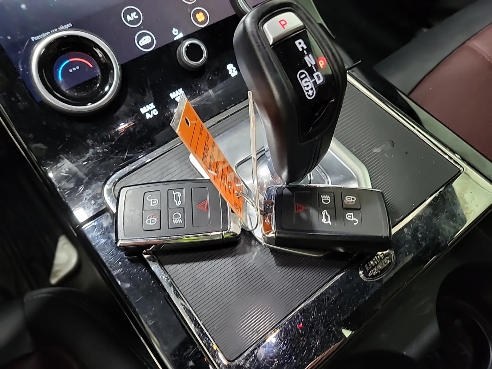 Land Rover Range Rover Evoque * * CARFAX * * АВТО КРЕДИТ * * , снимка 15 - Автомобили и джипове - 54032534