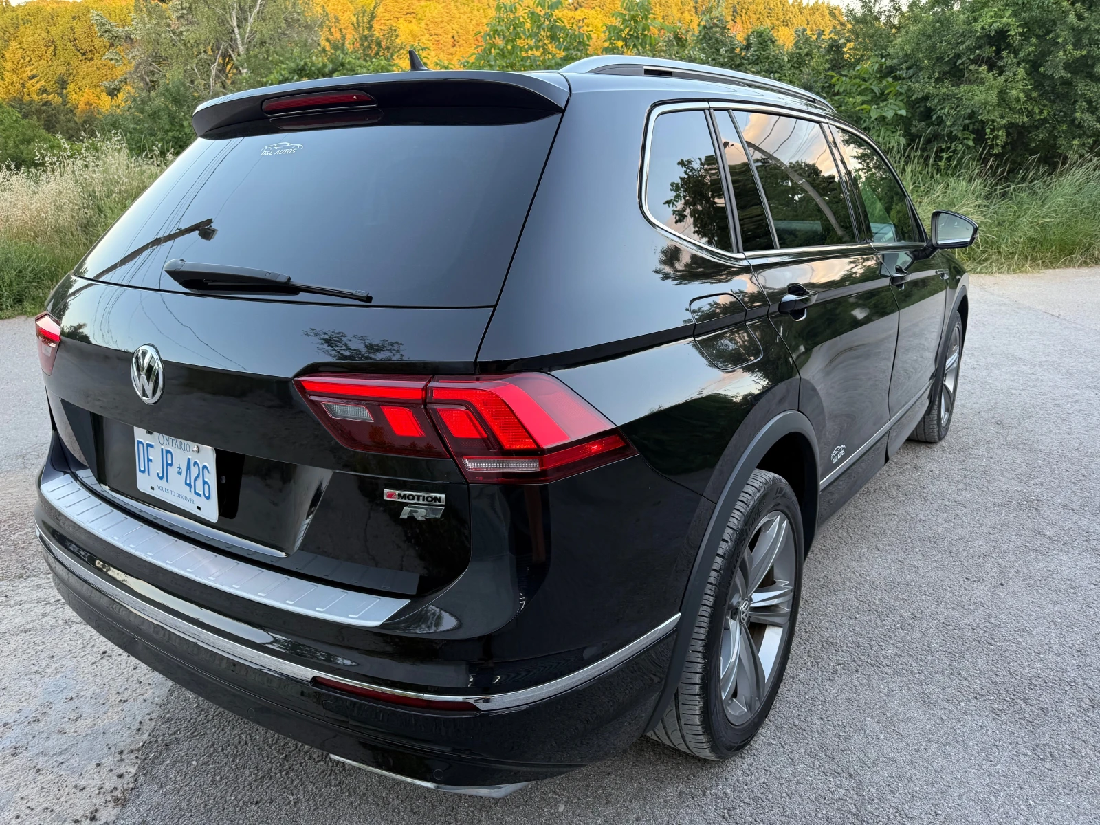 VW Tiguan R-Line* DIGITAL* ДИСТРОНИК* 7МЕСТЕН* ТОП ТОП* 4Х4*, снимка 8 - Автомобили и джипове - 54973811