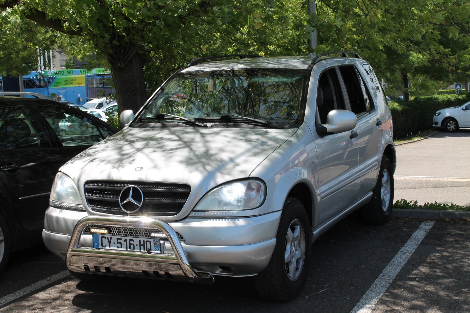 Mercedes-Benz ML 320, снимка 2 - Автомобили и джипове - 55080744