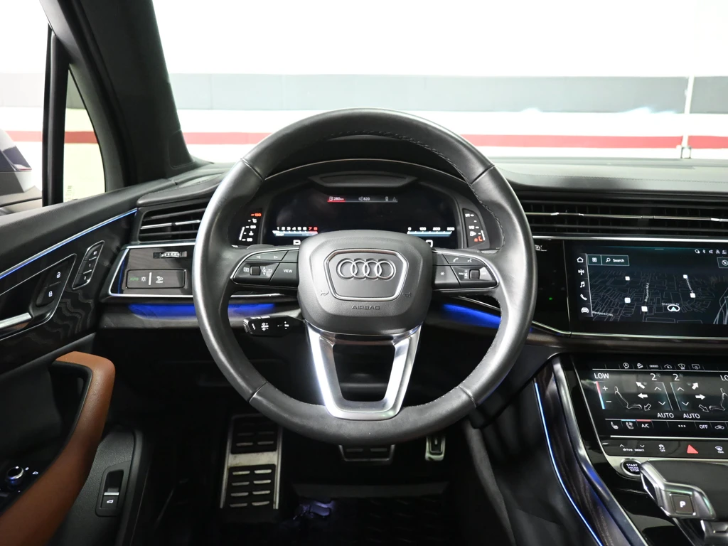 Audi Q7 Technik / ПАНО / ЛИЗИНГ / ЦЕНА до БГ, снимка 11 - Автомобили и джипове - 55396743