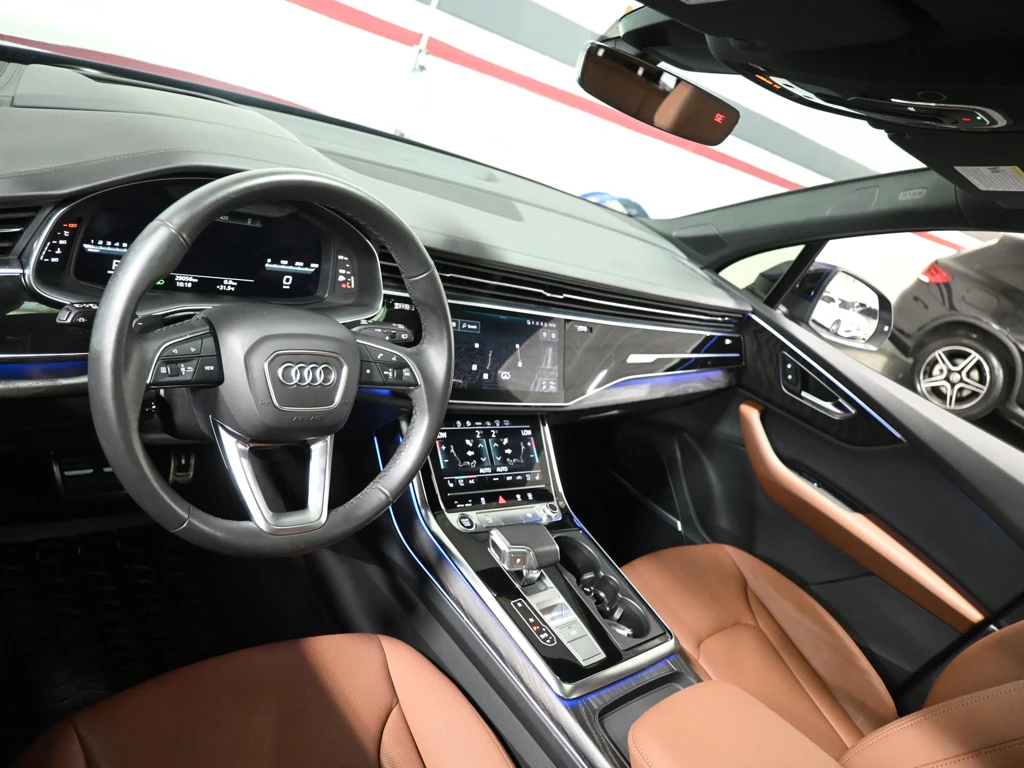Audi Q7 Technik / ПАНО / ЛИЗИНГ / ЦЕНА до БГ, снимка 10 - Автомобили и джипове - 55396743