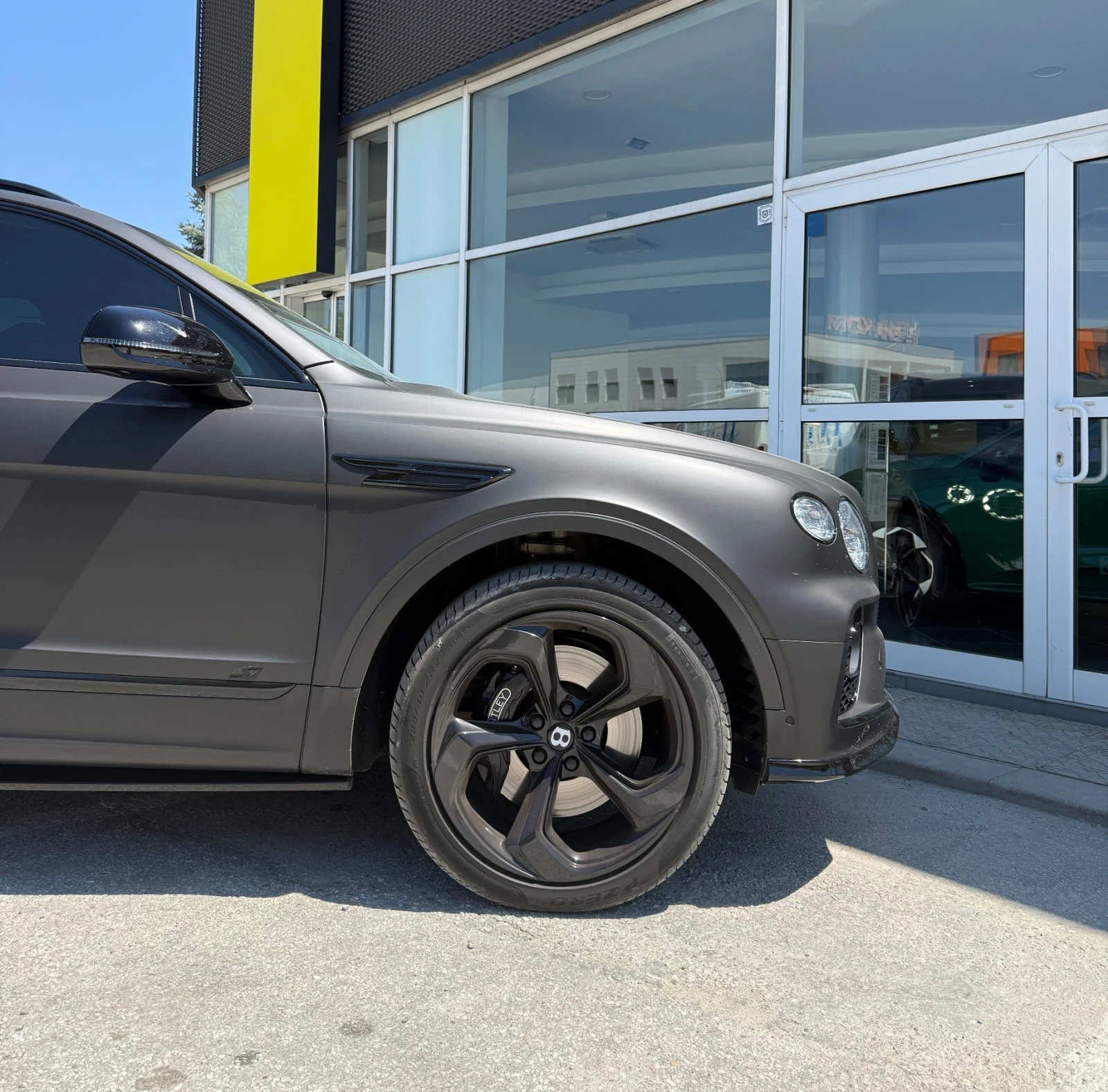 Bentley Bentayga 4.0 S V8 BLACK EDITION PANO ACC AIR SOFTCLOSE HUD, снимка 11 - Автомобили и джипове - 55476252
