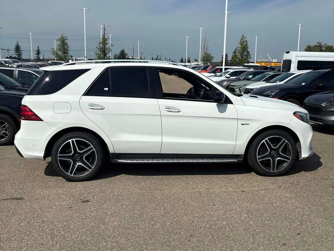 Mercedes-Benz GLE 43 AMG 4MATIC | CARFAX | АВТОКРЕДИТ БЕЗ ПЪРВОНАЧАЛНА, снимка 4 - Автомобили и джипове - 55710761