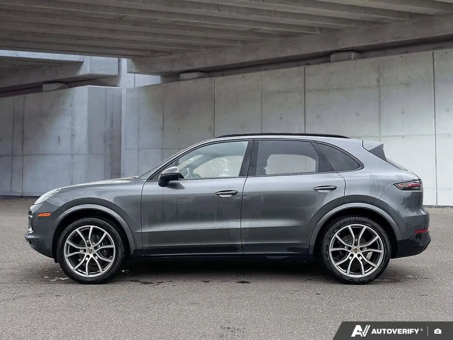 Porsche Cayenne 360КАМЕРА* ПОДГРЕВ* ОБДУХВАНЕ* LANE* ASSIST* , снимка 3 - Автомобили и джипове - 55982268