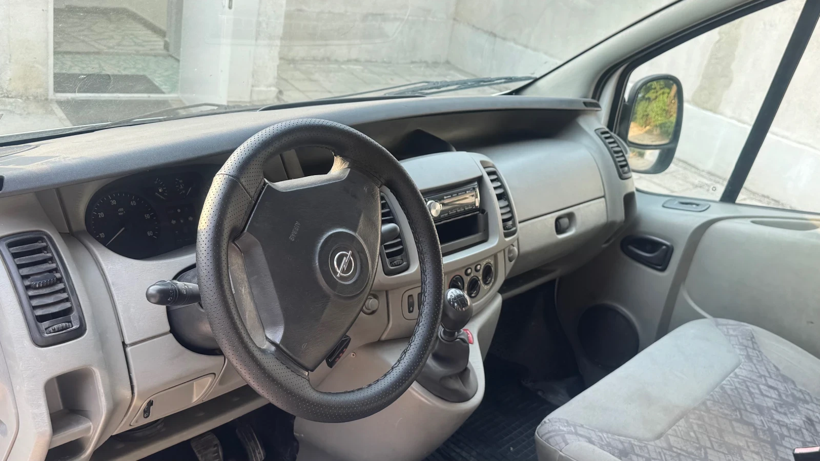 Opel Vivaro, снимка 8 - Бусове и автобуси - 55420089