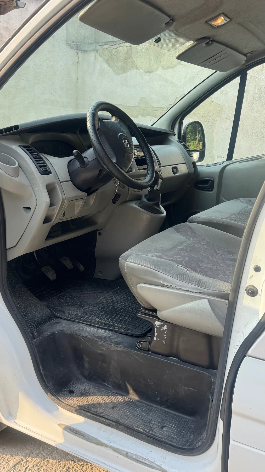 Opel Vivaro, снимка 7 - Бусове и автобуси - 55420089