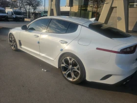 Kia Stinger 2000 Турбо, снимка 3