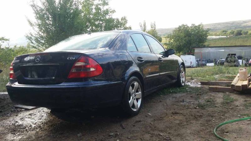 Mercedes-Benz E 220 22 CDI, снимка 11 - Автомобили и джипове - 46280853