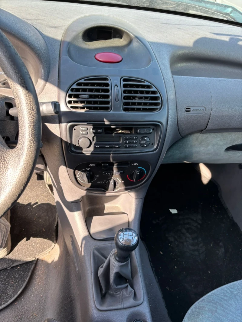 Peugeot 206 1.4i 75hp, снимка 12 - Автомобили и джипове - 47827313