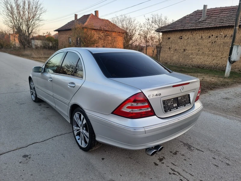 Mercedes-Benz C 240 Facelift , снимка 7 - Автомобили и джипове - 48005893