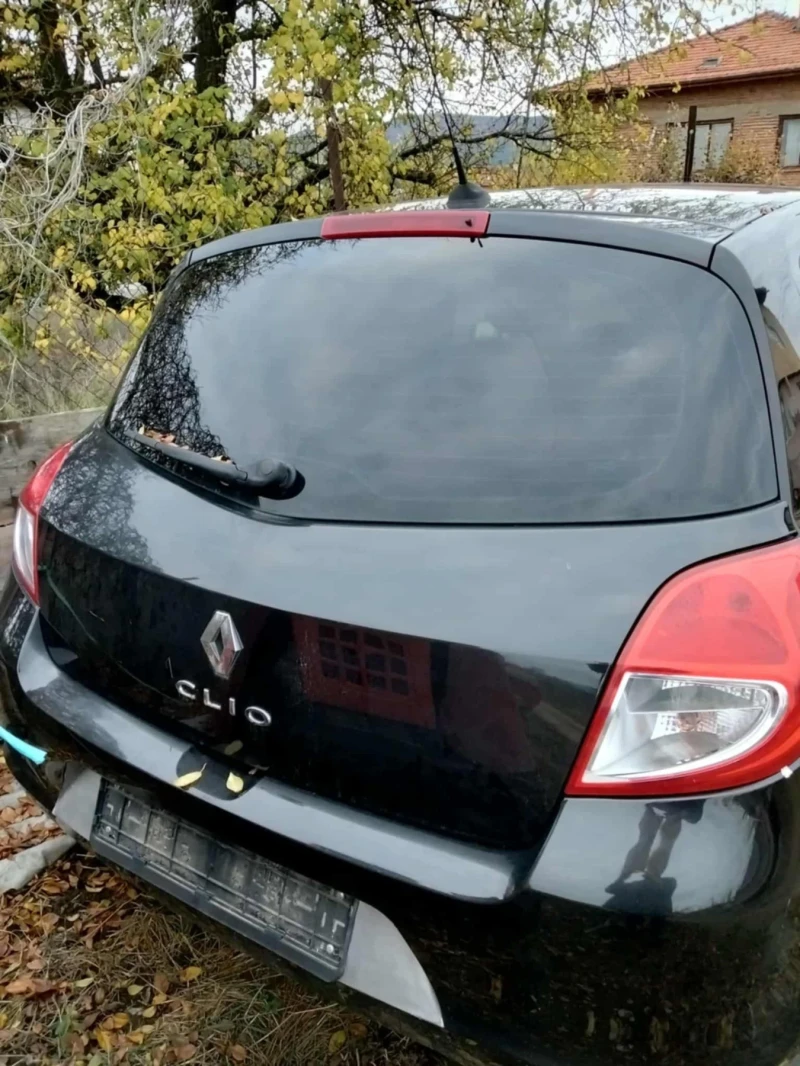 Renault Clio, снимка 2 - Автомобили и джипове - 49483192
