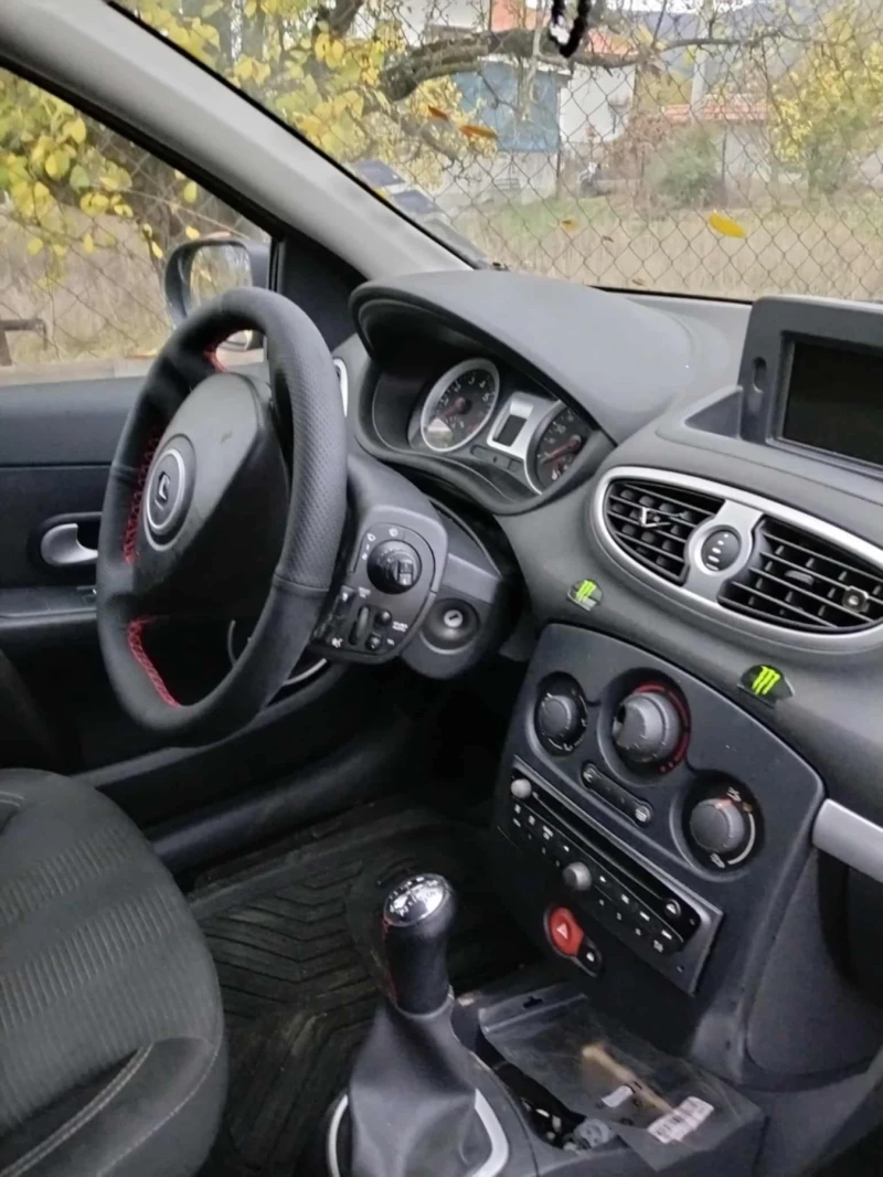Renault Clio, снимка 4 - Автомобили и джипове - 49483192
