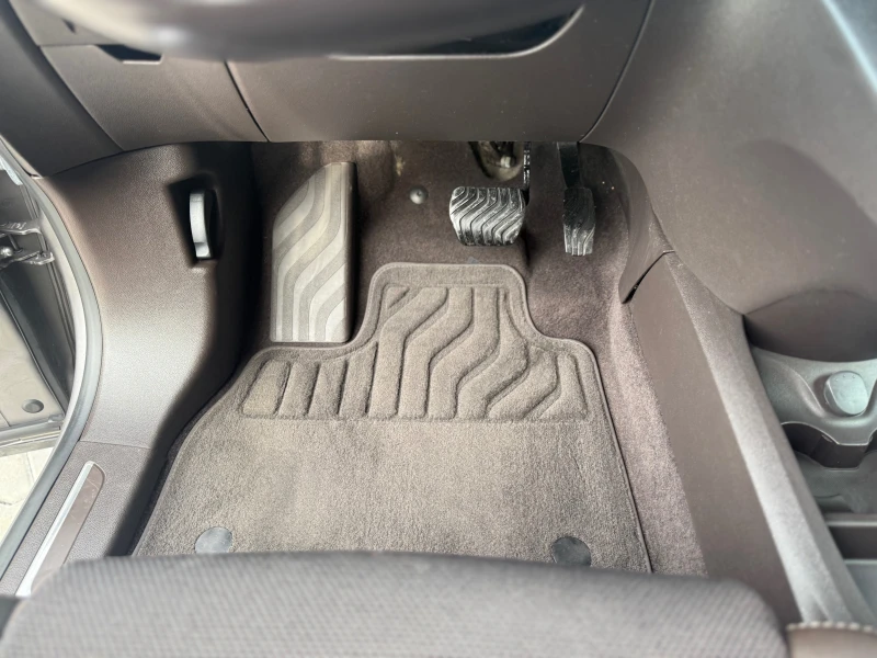 Renault Espace 1.6 dci 160 ks 4 control СОБСТВЕН ЛИЗИНГ , снимка 16 - Автомобили и джипове - 52134245