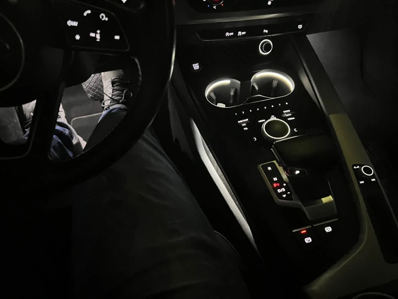 Audi A4, снимка 15 - Автомобили и джипове - 52284689