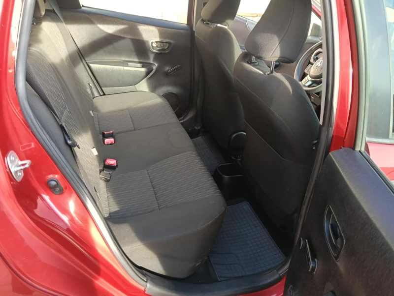 Toyota Yaris, снимка 11 - Автомобили и джипове - 52880867
