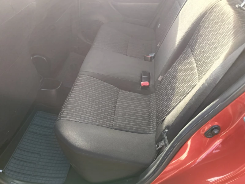 Toyota Yaris, снимка 14 - Автомобили и джипове - 52880867
